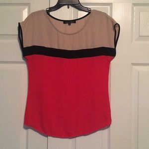 Cute color block top!